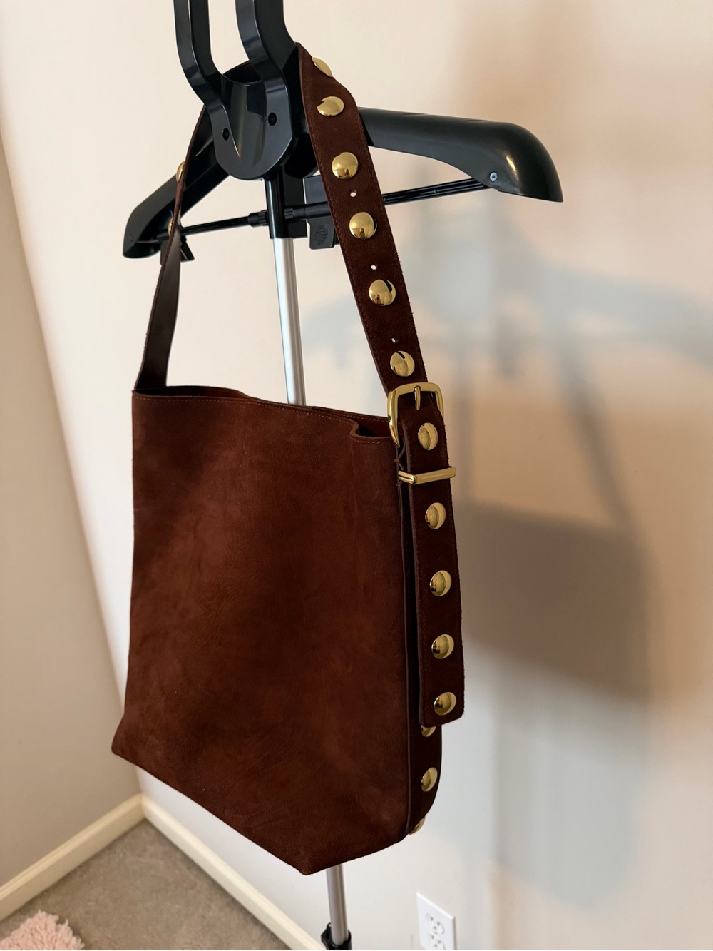 Madewell The Essential Bucket Tote Mahogany Suede with Gold Stud Strap - Picture 3 of 9